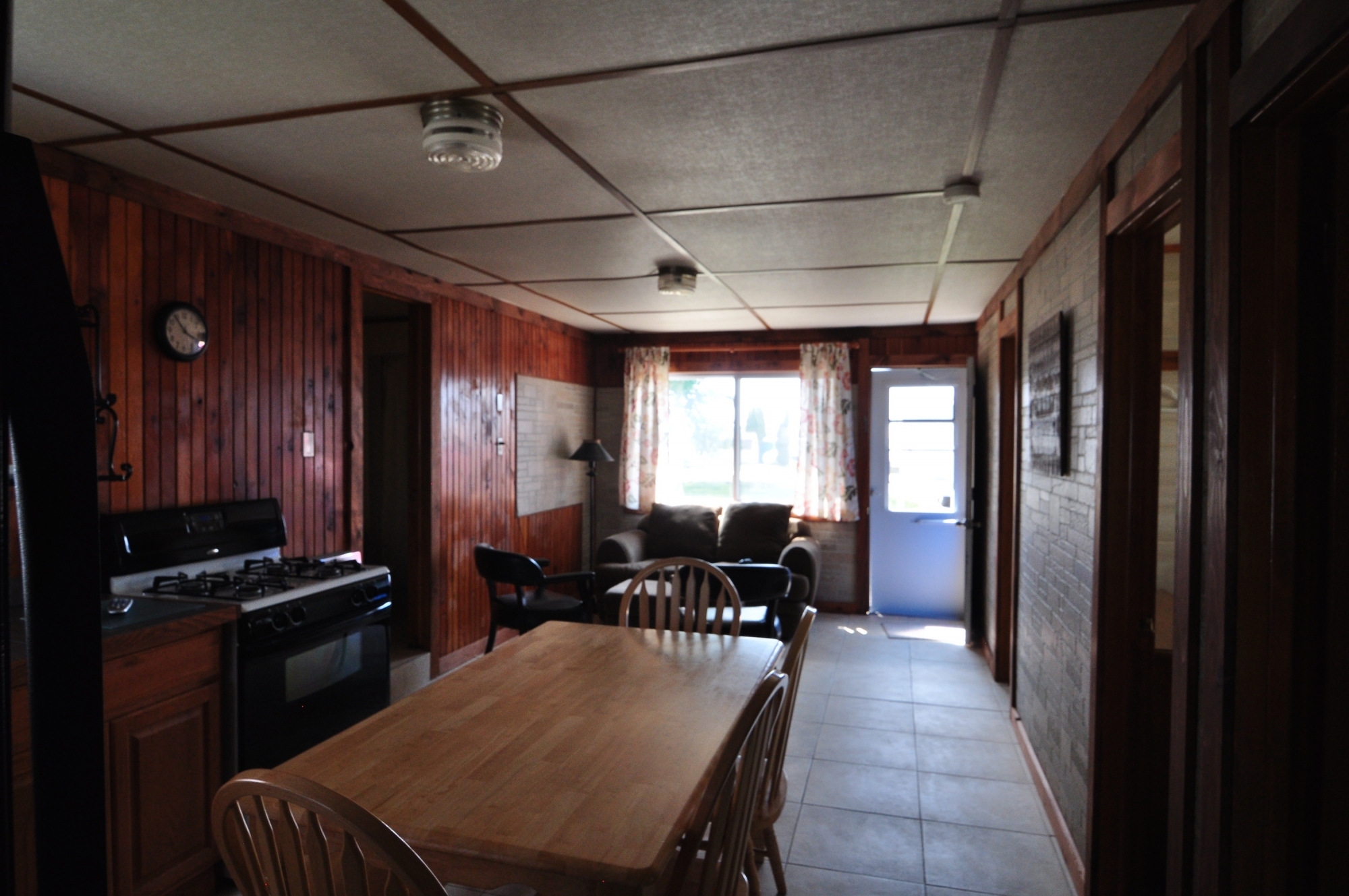 Silver Lake Cottages Interior Dining Area
