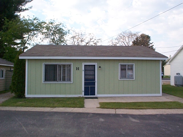 Silver Lake Cottages Unit H Exterior